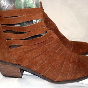 CARLOS SANTANA WOMAN 11 M BROWN SUEDE ZIP BACK CAGED ANKLE BOOT 2.5" HEEL SEXY